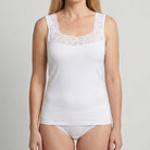 Beeren Dames Comfort Feeling Hemd Wit Met Kant 2-Pack - gedragen