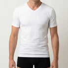 Beeren Heren T-Shirt V-Hals M3000 Wit 2-Pack - gedragen